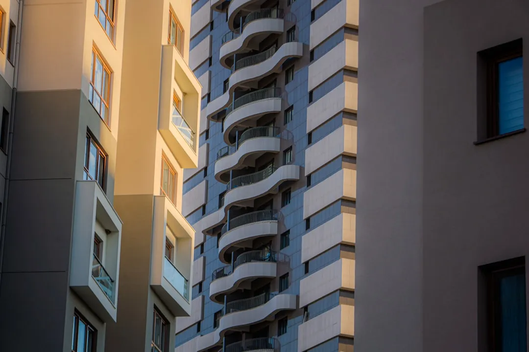 上海纳环新物业管理服务方案:住宅小区绿化养护与安保服务一体化实践正文配图 2